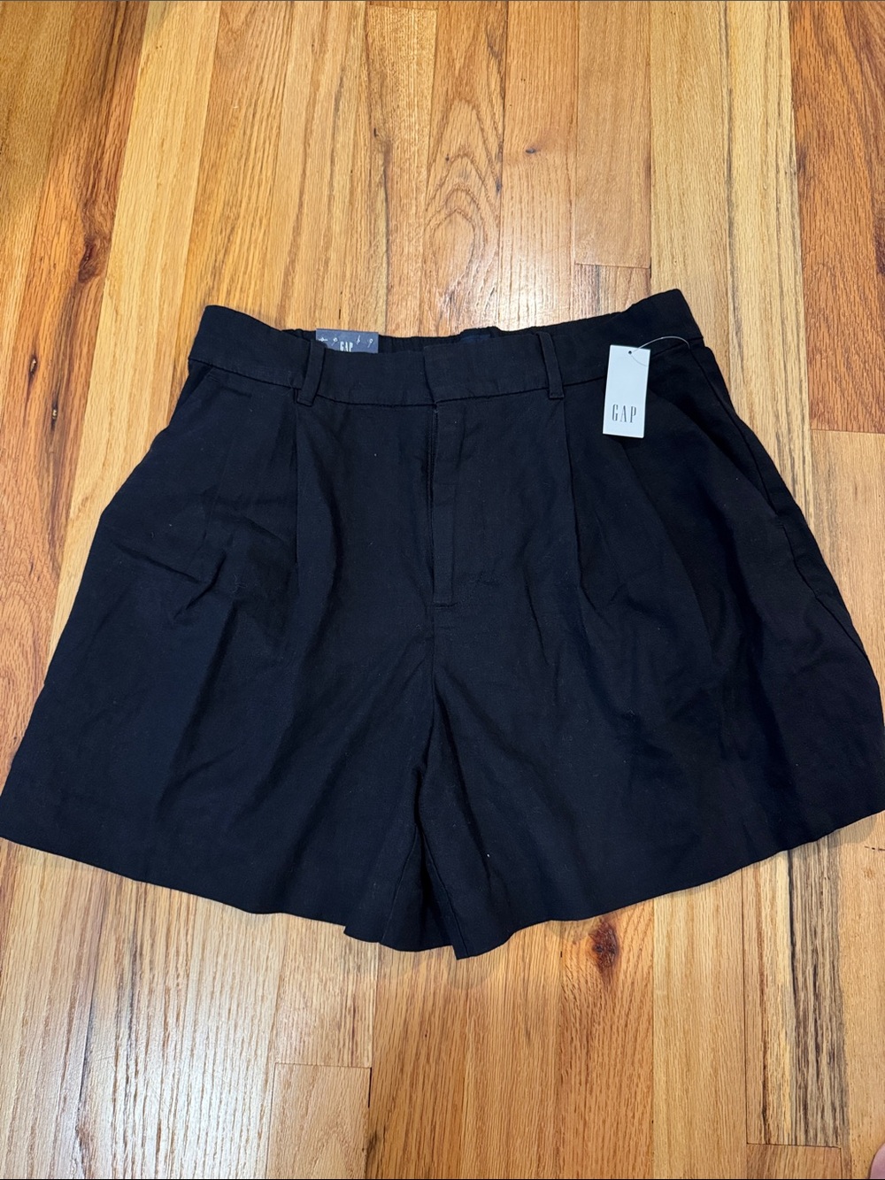 NWT!! GAP Black Women's Pleated Linen Shorts